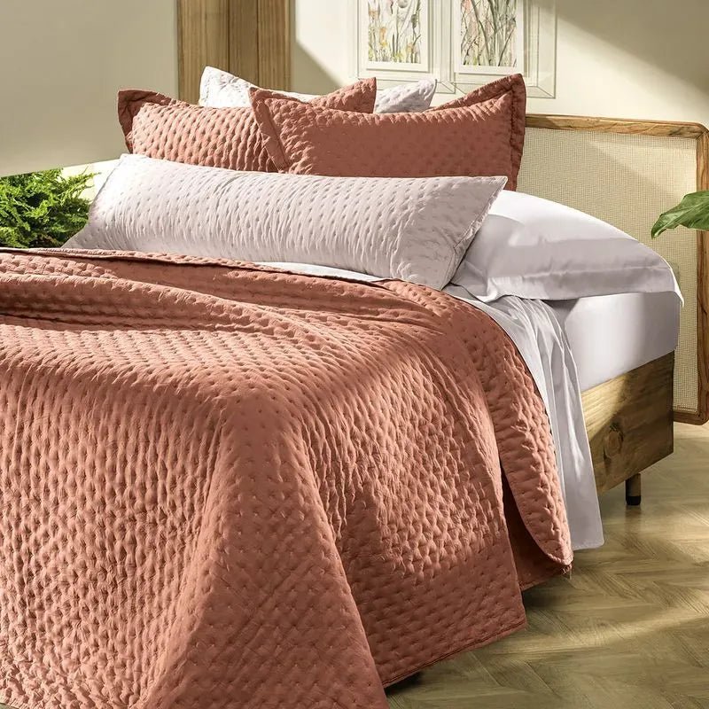 COLCHA QUEEN TOQUE ACETINADO TERRA