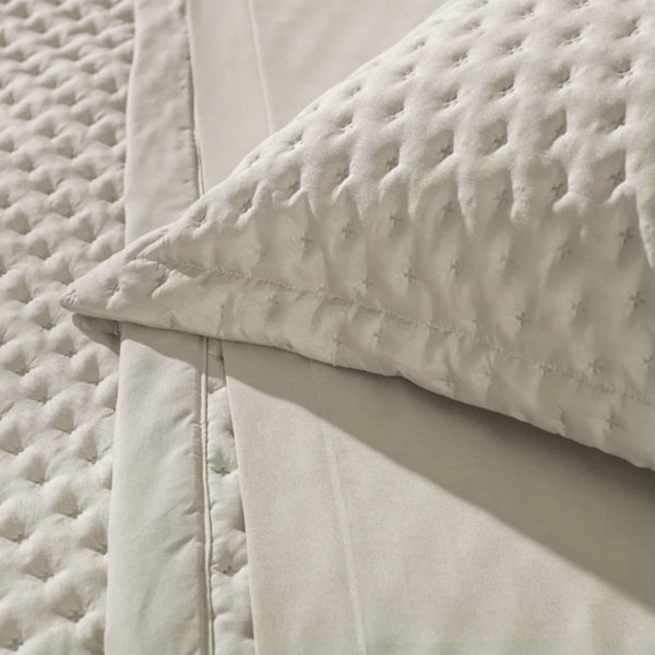 COLCHA QUEEN TOQUE ACETINADO BEGE AREIA