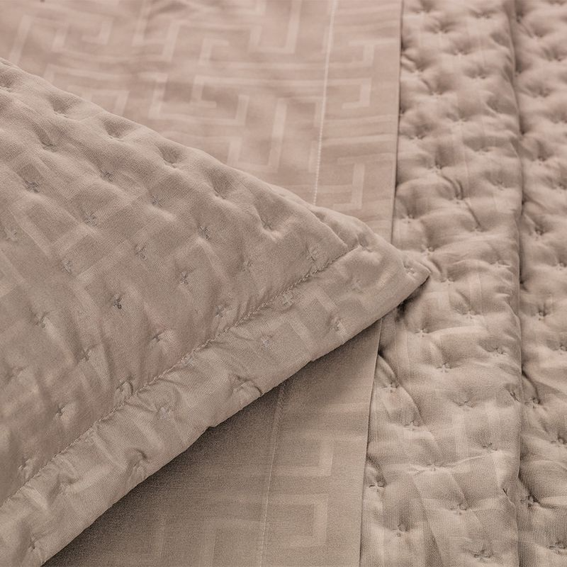 COLCHA QUEEN TOQUE ACETINADO LABIRINTO CHAMPANHE