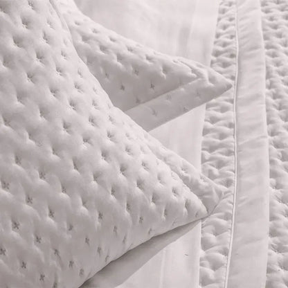 COLCHA QUEEN TOQUE ACETINADO LABIRINTO BRANCO