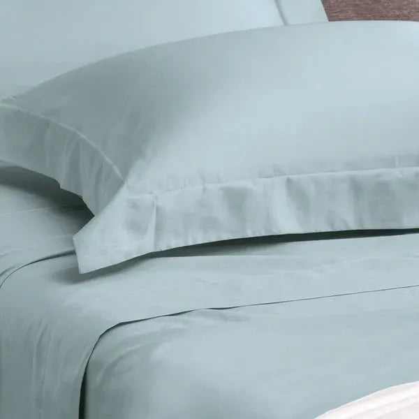 COLCHA QUEEN TOQUE ACETINADO AZUL ETIENNE