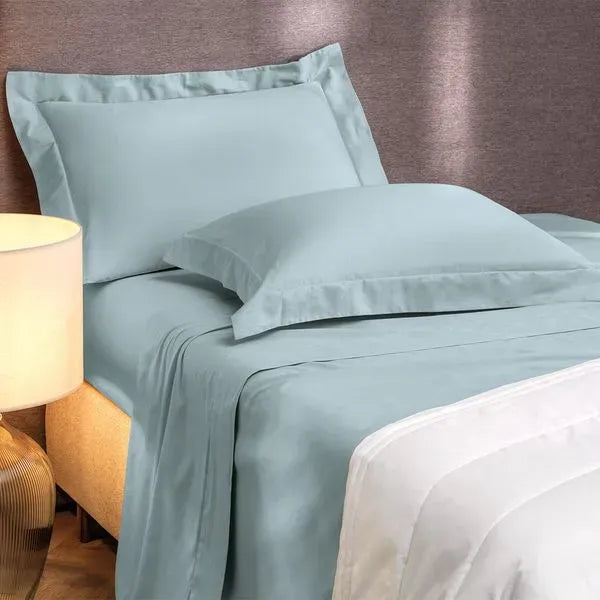 COLCHA QUEEN TOQUE ACETINADO AZUL ETIENNE